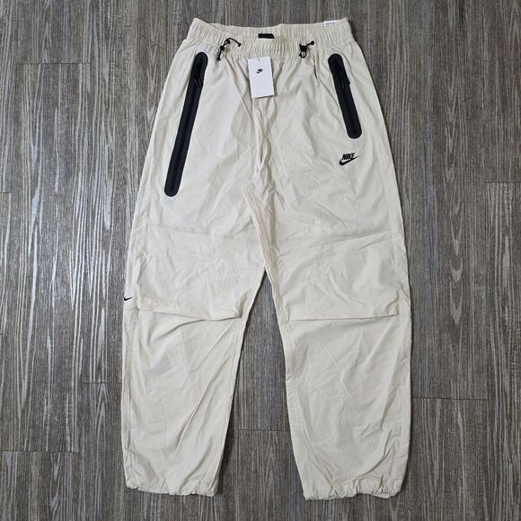 Nike Tech Woven Oversized Pants Light Orewood Black Men’s Medium New  HM7158-104 - Picture 5 of 11